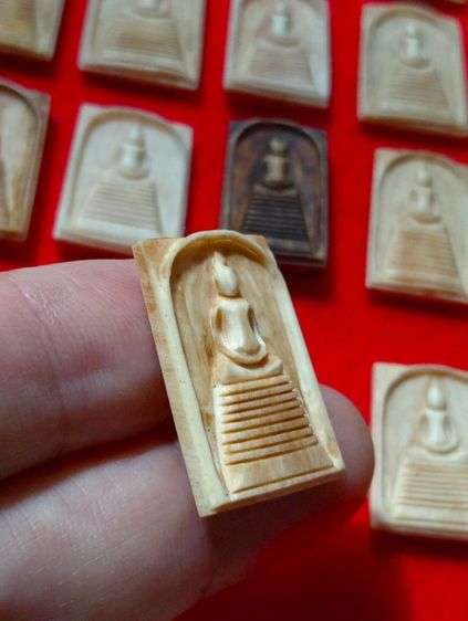 สมเด็จเนื้อแท้ธรรมชาติลายชัดแกะมือ รูปที่ 8