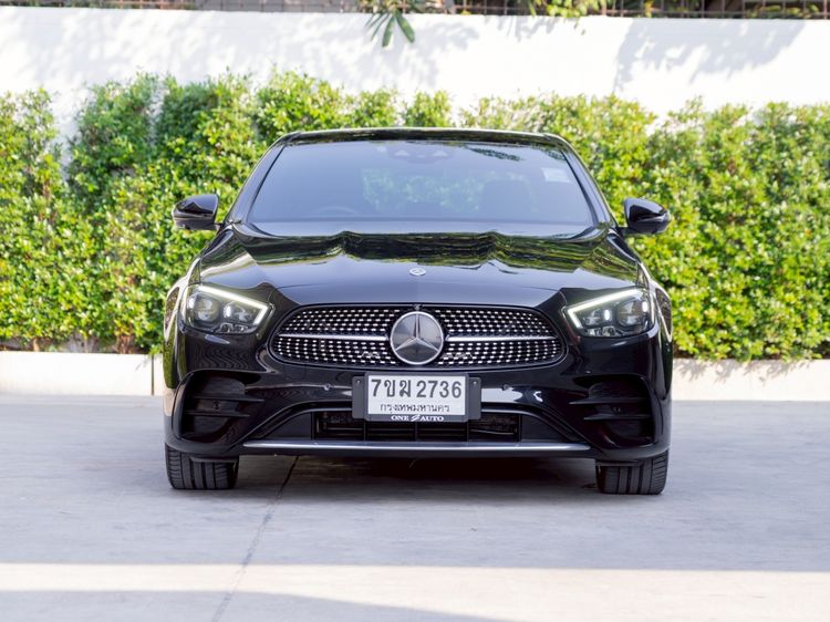 Mercedes-Benz E-Class 2023 E300e Sedan ปลั๊กอินไฮบริด (PHEV) ไม่ติดแก๊ส เกียร์อัตโนมัติ ดำ รูปที่ 2