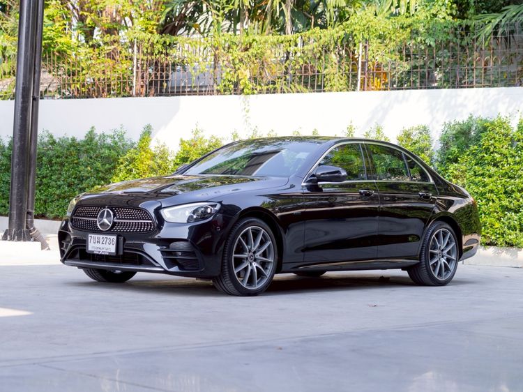 Mercedes-Benz E-Class 2023 E300e Sedan ปลั๊กอินไฮบริด (PHEV) ไม่ติดแก๊ส เกียร์อัตโนมัติ ดำ รูปที่ 3