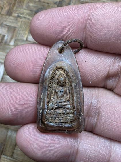 พระรอดเนื้อดินเก่า