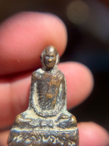 รูปหล่อหลวงพ่อเดิม พนมลอก (มีสินค้าหลายรายการกดเข้ามาดูในโปรไฟล์ได้เลยครับ)