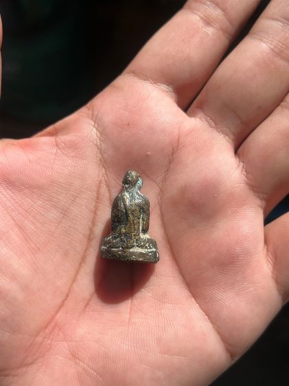 รูปหล่อหลวงพ่อเดิม พนมลอก (มีสินค้าหลายรายการกดเข้ามาดูในโปรไฟล์ได้เลยครับ) รูปที่ 3