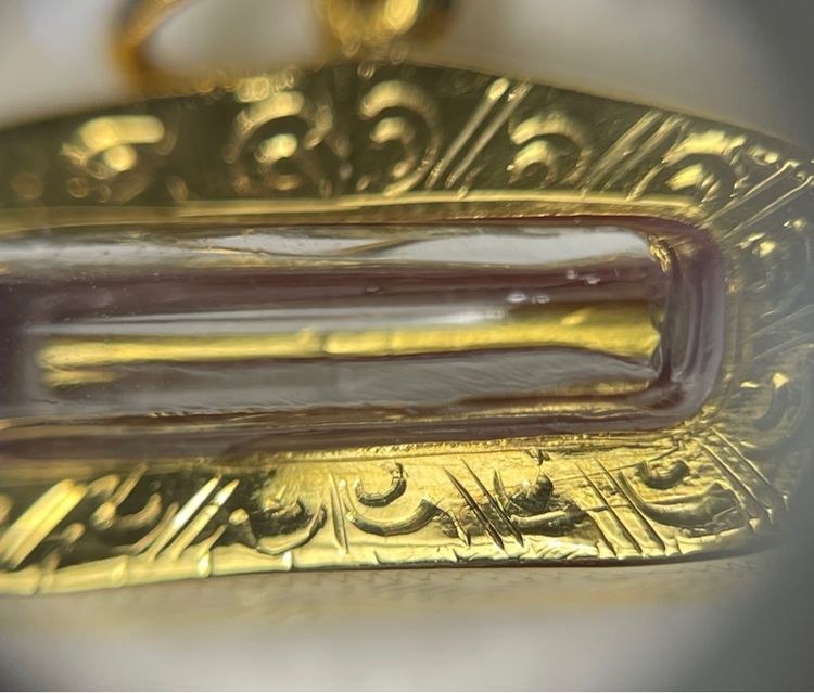 ตะกรุดสาลิกา เนื้อทองคำ หลวงพ่อคูณ วัดบ้านไร่ ปี 2533 พร่องกรอบทองคำมือ 1 รูปที่ 4