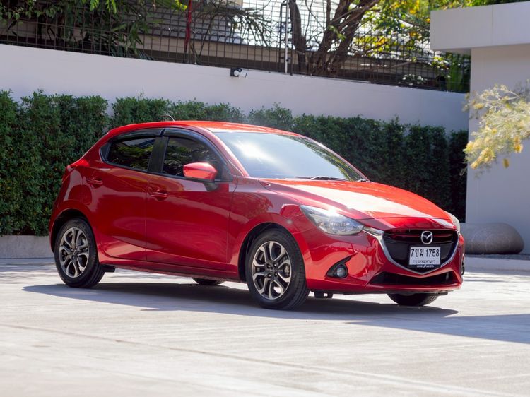 Mazda Mazda 2 2015 1.5 XD Sports High Plus Sedan เบนซิน ไม่ติดแก๊ส เกียร์อัตโนมัติ แดง