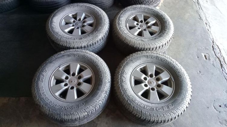 ล้อแม็กโตโยต้าพรีรันเนอร์15 6รูแถมยาง