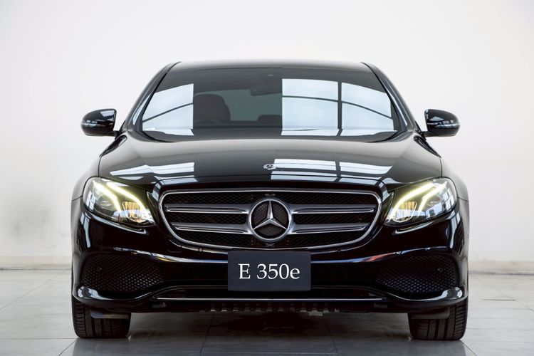 Mercedes-Benz E-Class 2018 E350 Sedan ปลั๊กอินไฮบริด (PHEV) ไม่ติดแก๊ส เกียร์อัตโนมัติ ดำ รูปที่ 4
