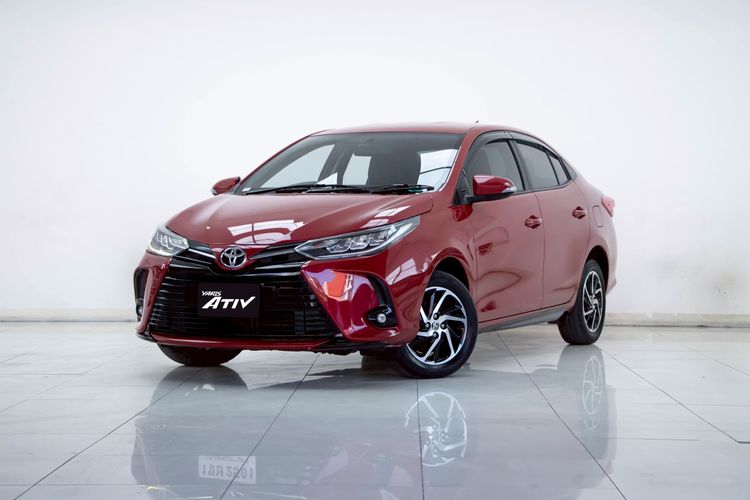 รถ Toyota Yaris ATIV 1.2 Sport สี แดง
