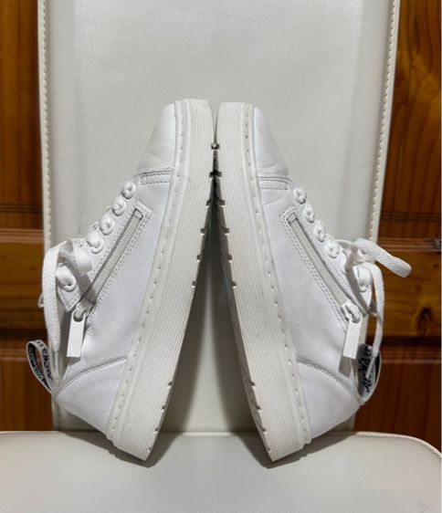 รองเท้าผ้าใบหนัง Dr.Martens รูปที่ 7