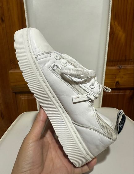 รองเท้าผ้าใบหนัง Dr.Martens รูปที่ 11