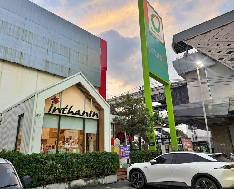 ร้านเครื่องดื่ม ชา กาแฟ แอลกอฮอล์ เซ้งด่วนร้านอินทนิล ในปั้มบางจาก ศรีนครินทร์ ปั้มมี traffic ดี นับ 1,000 คนต่อวัน