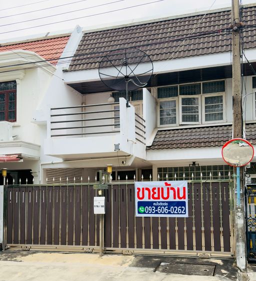 ทาวน์เฮ้าส์ 2 ชั้น หมู่บ้านป.ธนานิเวศน์ เสนานิคม 1 ซอย 28