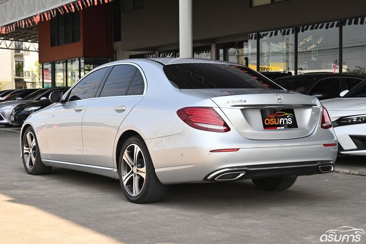 Mercedes-Benz E-Class 2017 E220 Sedan ดีเซล ไม่ติดแก๊ส เกียร์อัตโนมัติ บรอนซ์เงิน รูปที่ 3