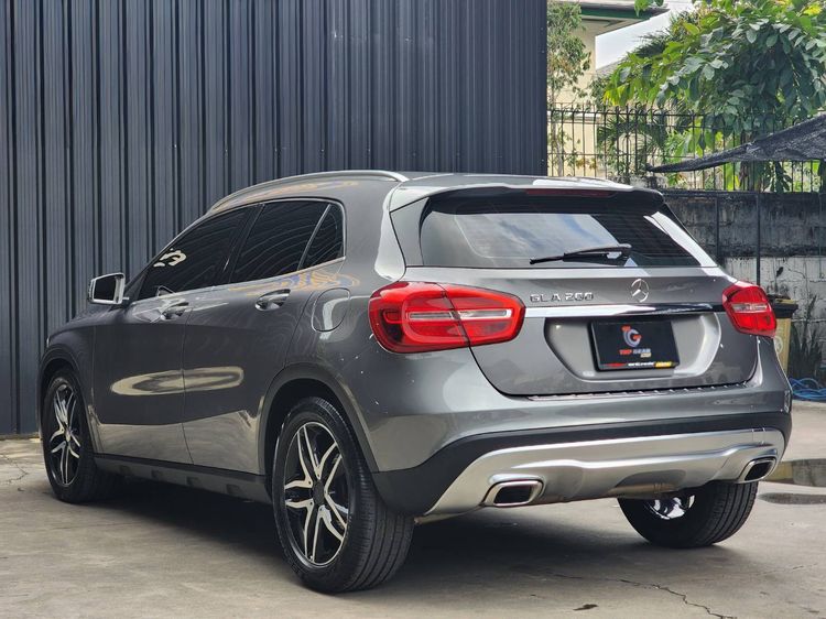 Mercedes-Benz GLA-Class 2014 GLA200 Utility-car เบนซิน ไม่ติดแก๊ส เกียร์อัตโนมัติ เทา รูปที่ 2