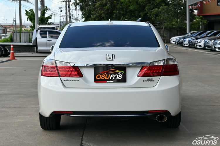 Honda Accord 2014 2.4 EL Sedan เบนซิน ไม่ติดแก๊ส เกียร์อัตโนมัติ ขาว รูปที่ 4