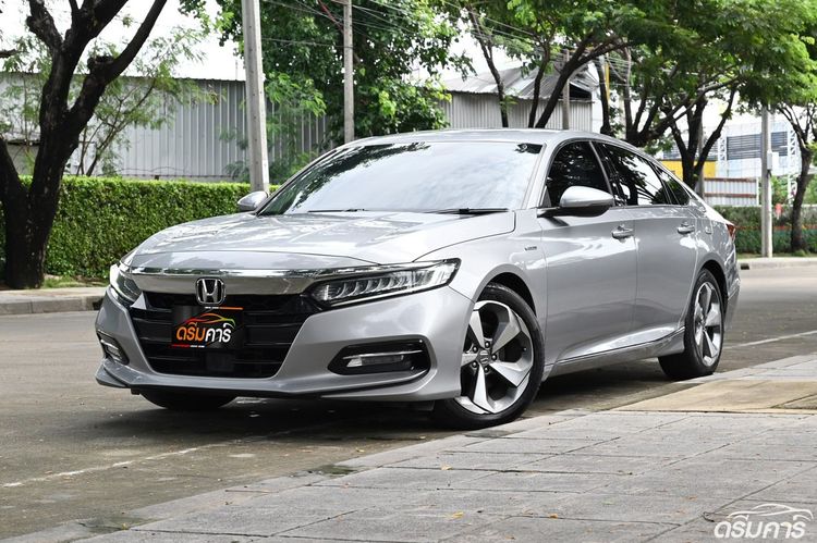 รถ Honda Accord 2.0 Hybrid สี บรอนซ์เงิน