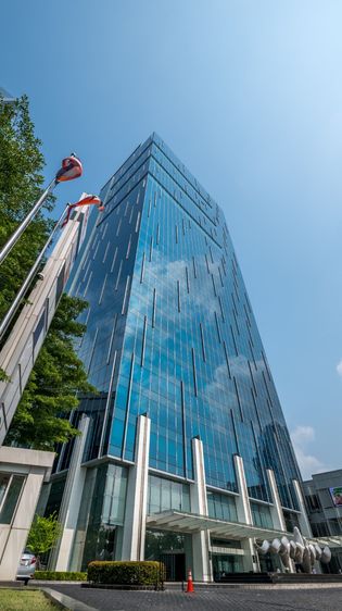 Regus AIA Capital Center - จองที่นั่ง Coworking แบบต้องจองล่วงหน้าหรือโต๊ะทำงานแบบหมุนเวียนที่ Regus AIA Capital Center รูปที่ 2