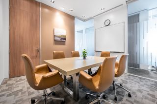 Regus AIA Capital Center Office Space แบบส่วนตัวพร้อมบริการเต็มรูปแบบสำหรับคุณและทีมงานของคุณที่ Regus AIA Capital Center