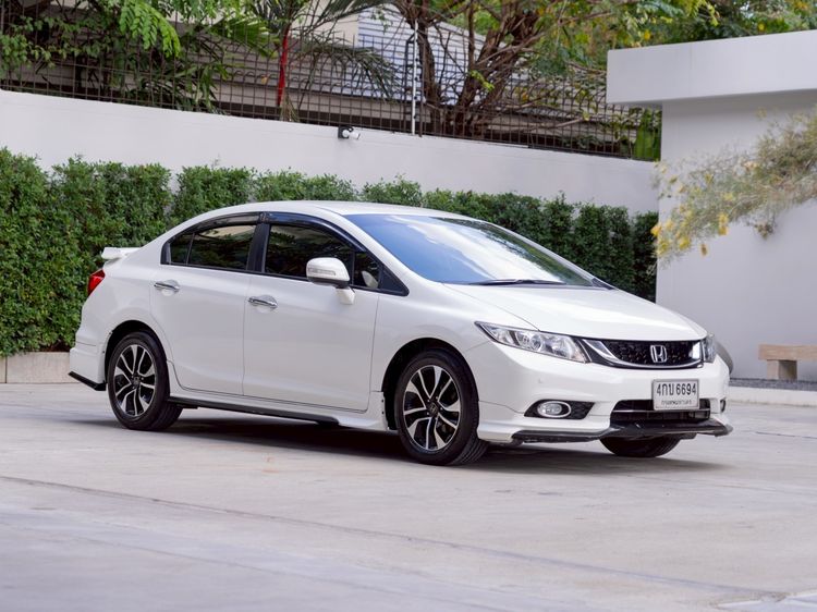 รถ Honda Civic 1.8 ES i-VTEC สี ขาว