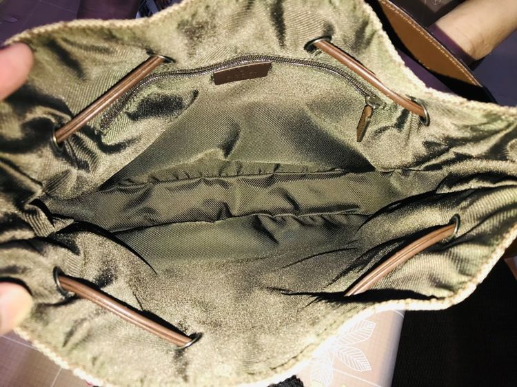 ลดราคา Gucci ของแท้ คล้องไหล่ได้ สภาพดี มีถุงผ้า รูปที่ 11