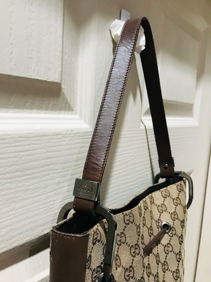 ลดราคา Gucci ของแท้ คล้องไหล่ได้ สภาพดี มีถุงผ้า รูปที่ 4