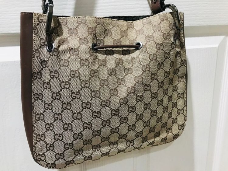 ลดราคา Gucci ของแท้ คล้องไหล่ได้ สภาพดี มีถุงผ้า รูปที่ 2