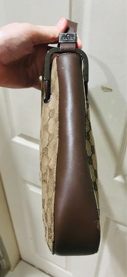 ลดราคา Gucci ของแท้ คล้องไหล่ได้ สภาพดี มีถุงผ้า รูปที่ 7