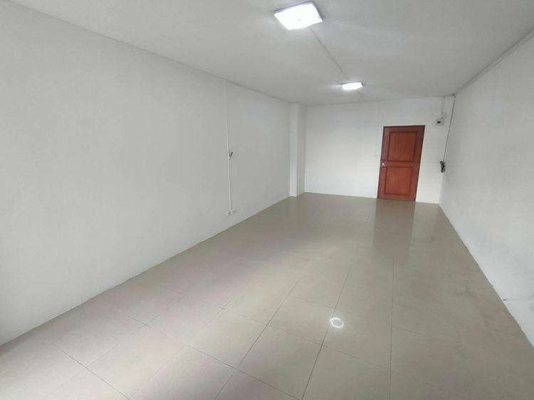 อื่นๆ เลี้ยงสัตว์ได้ มีบางส่วน สร้างเสร็จก่อน 2010 คอนโดมิเนียมโชคชัยร่วมมิตร ซอยวิภาวดี 16 - รัชดาภิเษก 19 รูปที่ 3