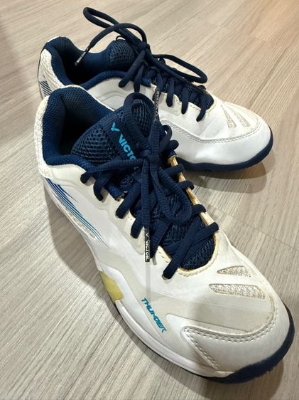 ผู้หญิง ขาว รองเท้าแบดมินตัน อื่นๆ รองเท้ากีฬาแบดมินตัน รุ่น THUNDER