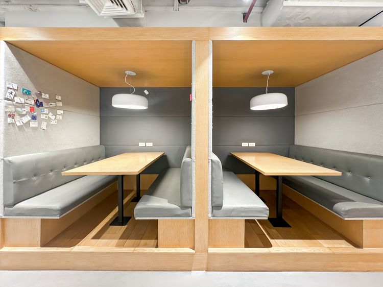 SPACES Empire Tower - Office Space ที่ออกแบบอย่างสวยงามสำหรับ 4 คน คนที่ Spaces Empire Tower