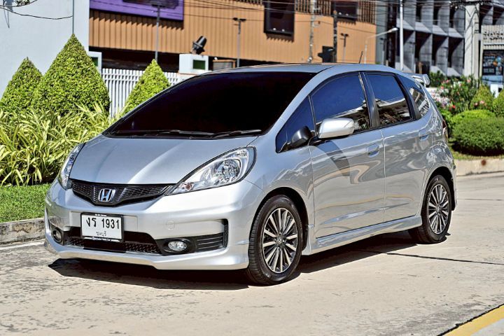 รถ Honda Jazz 1.5 JP สี บรอนซ์เงิน