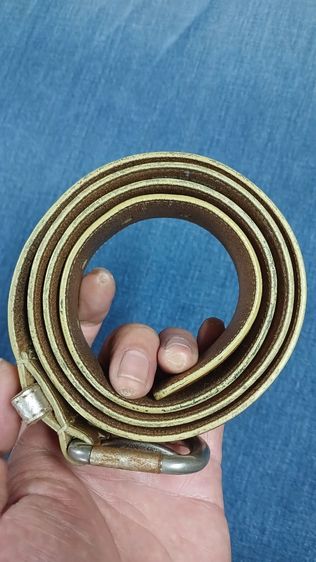 เข็มขัดหนังแท้ ARMANI
เอว 32 ถึง 38 กว้าง 1.15 
ยาวรวมหัว 43.5 หนังสวย
มีรอยตามใช้ รูปที่ 7