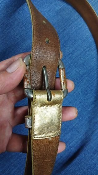 เข็มขัดหนังแท้ ARMANI
เอว 32 ถึง 38 กว้าง 1.15 
ยาวรวมหัว 43.5 หนังสวย
มีรอยตามใช้ รูปที่ 10