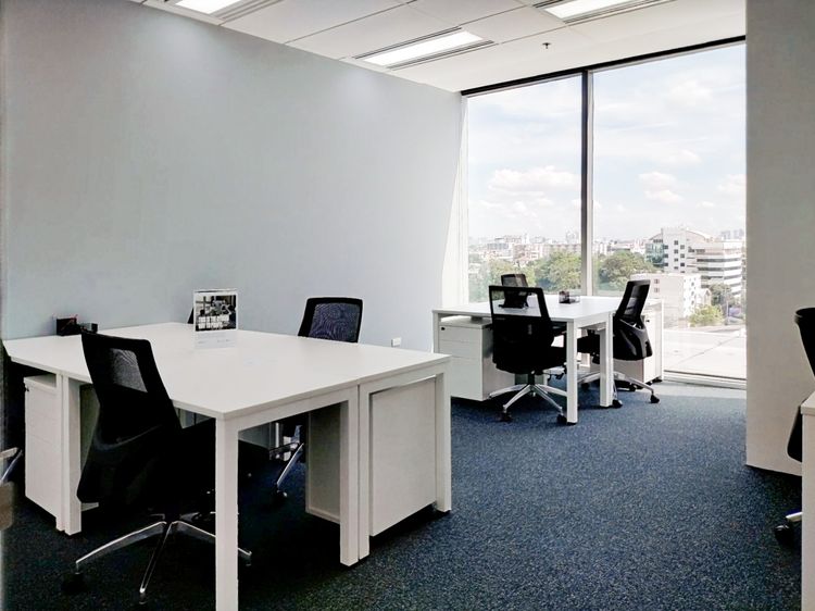 HQ Sukhumvit Hills - Office Space แบบส่วนตัวสำหรับ 4 คน ที่ HQ Sukhumvit Hills