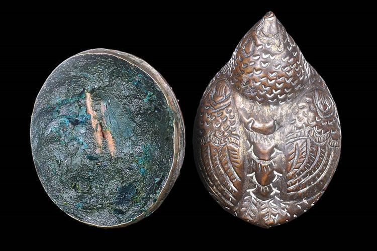 ตลับสีผึ้ง หลวงพ่อทาบ