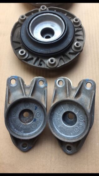 เบ้า โช๊ค เดิม คู่หลัง BMW F30  F20. F40 F31 F36  F48. F39   รูปที่ 11