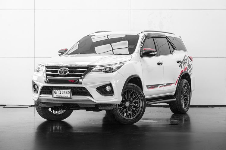 Toyota Fortuner 2016 2.8 V TRD Sportivo 4WD Utility-car ดีเซล ไม่ติดแก๊ส เกียร์อัตโนมัติ ขาว รูปที่ 2