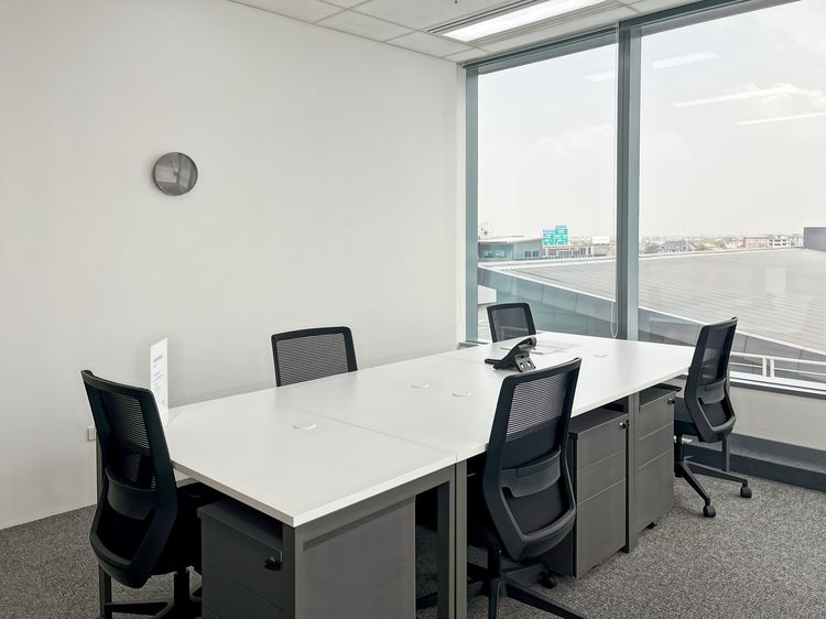 Regus WHA Tower - ค้นหา Office Space ที่ Regus WHA Tower สำหรับ 4 คน โดยเราจะดูแลทุกอย่างให้คุณ รูปที่ 4