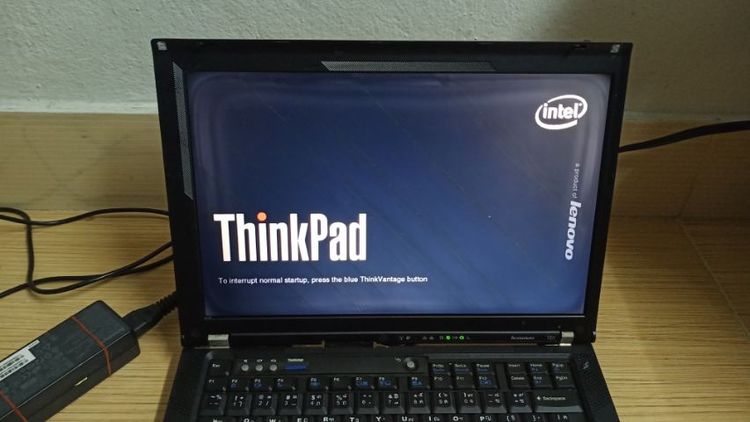 ขายถูก โน๊ตบุ๊ค Lenovo T61 
- ฟิล์มหน้าจอเสื่อม แต่มองใช้งานได้ปกติ  รูปที่ 3