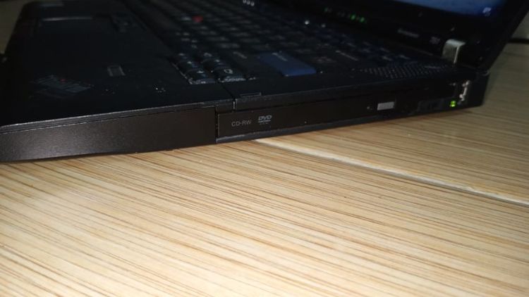 ขายถูก โน๊ตบุ๊ค Lenovo T61 
- ฟิล์มหน้าจอเสื่อม แต่มองใช้งานได้ปกติ  รูปที่ 6