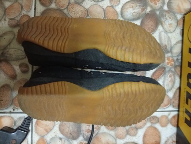 รองเท้านักเรียนเบอร์ 32