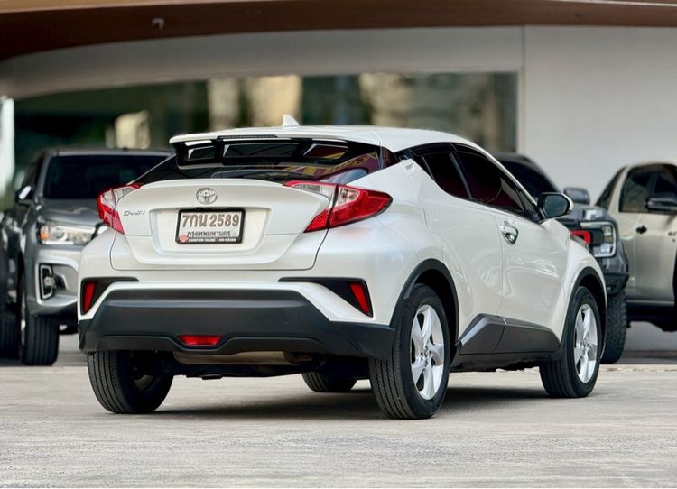 Toyota C-HR 2018 1.8 Mid Utility-car เบนซิน ไม่ติดแก๊ส เกียร์อัตโนมัติ ขาว รูปที่ 4