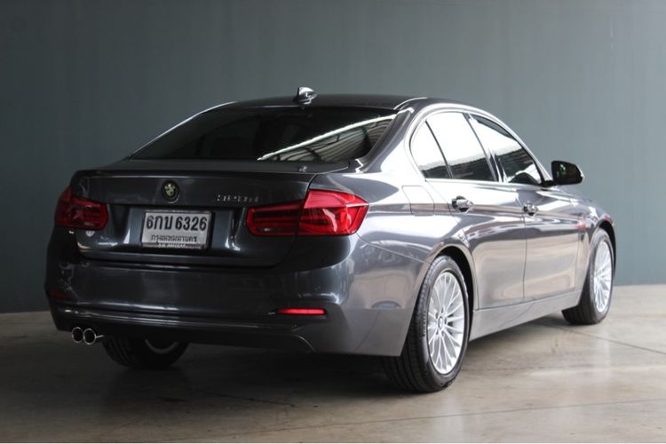 BMW Series 3 2017 320d Sedan ดีเซล ไม่ติดแก๊ส เกียร์อัตโนมัติ เทา รูปที่ 4