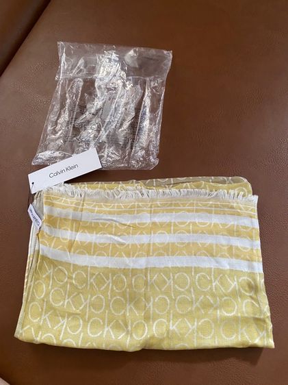 CALVIN KLEIN MONOGRAM PRINT SCARF ผ้าพันคอ ของแท้ พร้อมส่ง รูปที่ 5