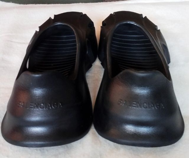 Balenciaga Mold Closed Slip on Sandals รูปที่ 4