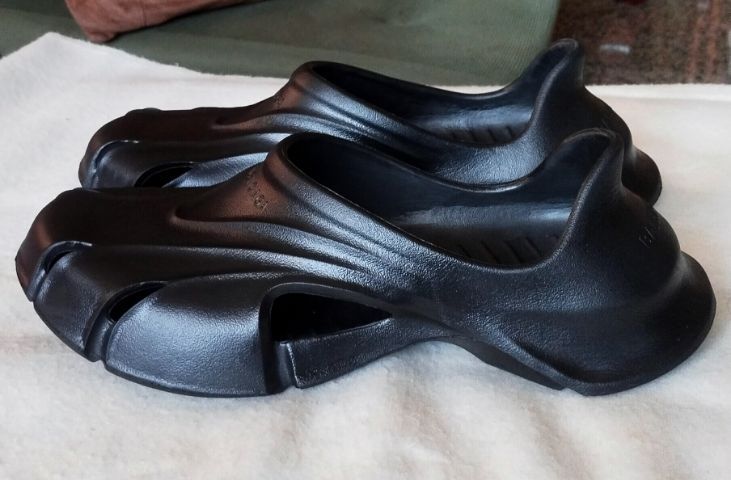 Balenciaga Mold Closed Slip on Sandals