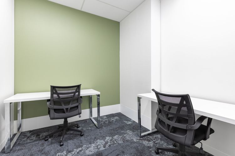 Regus Shinawatra Tower 3 - Office Space แบบส่วนตัวสำหรับ 2 คน ที่ Regus Shinawatra Tower 3