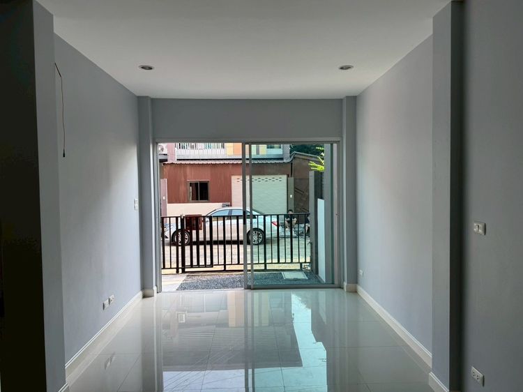 มีบางส่วน ขายทาวน์เฮ้าส์ 2 ชั้น 17 ตร.ว.หมู่บ้านสินนครวิลล์ ประชาอุทิศ–คู่สร้าง ทำเลดี ราคาเพียง 1.9 ล้าน (ฟรีโอน) รูปที่ 3