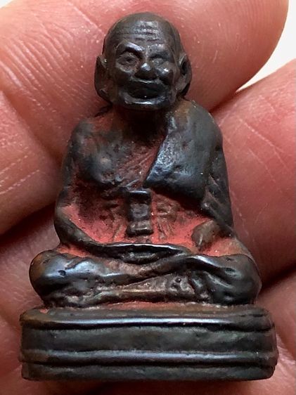 พระรูปหล่อเก่าคะ