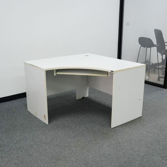 โต๊ะทำงานเข้ามุม ท็อปไม้สีขาว มีรางลิ้นชักวางคีย์บอร์ด 120 cm รูปที่ 5