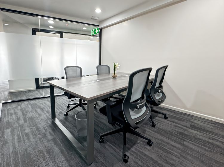 Regus Brighton Grand - ย้ายเข้าไปยังพื้นที่สำนักงานแบบเปิดที่พร้อมใช้งานสำหรับ 10 คนที่ Regus Brighton Grand รูปที่ 4